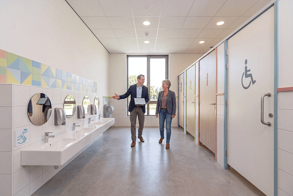 Base Consultancy - wet planmatige aanpak onderwijshuisvesting - toiletten schoolgebouwen verbeteren.